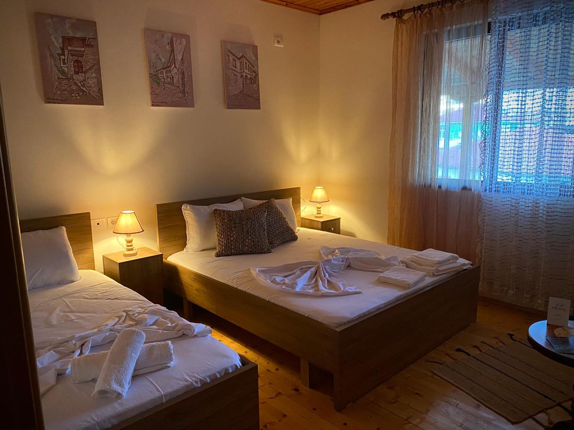 Villa Berat Buitenkant foto