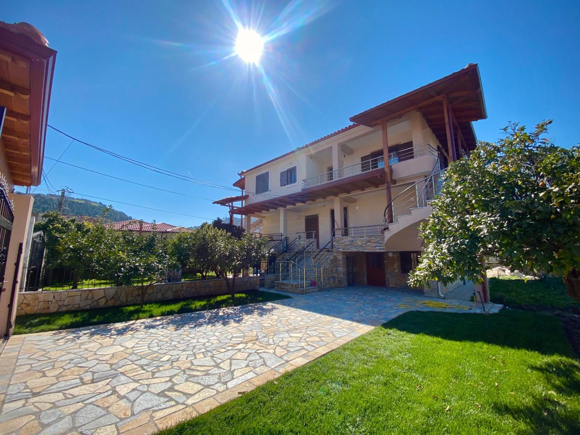 Villa Berat Buitenkant foto