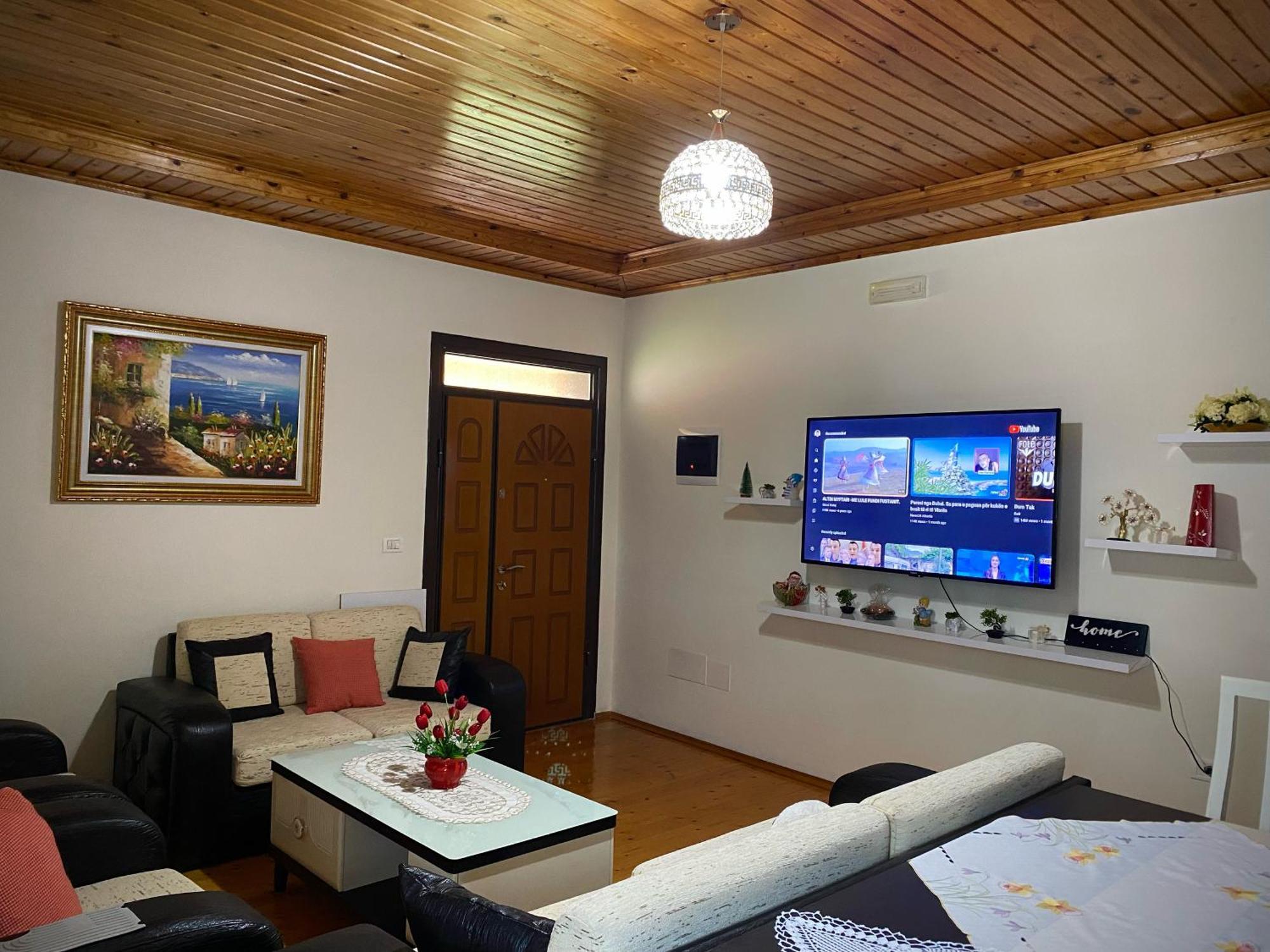 Villa Berat Buitenkant foto