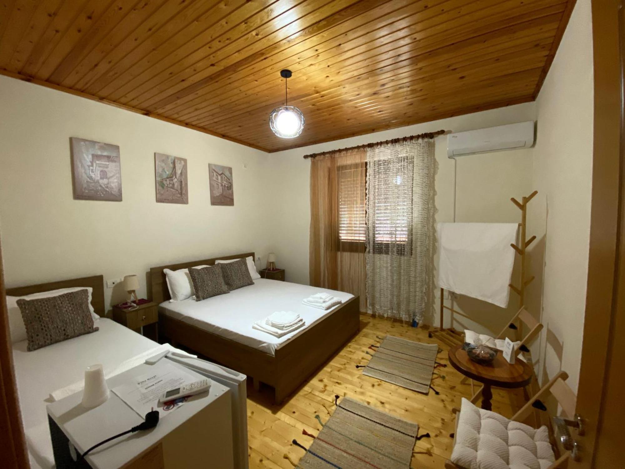 Villa Berat Buitenkant foto