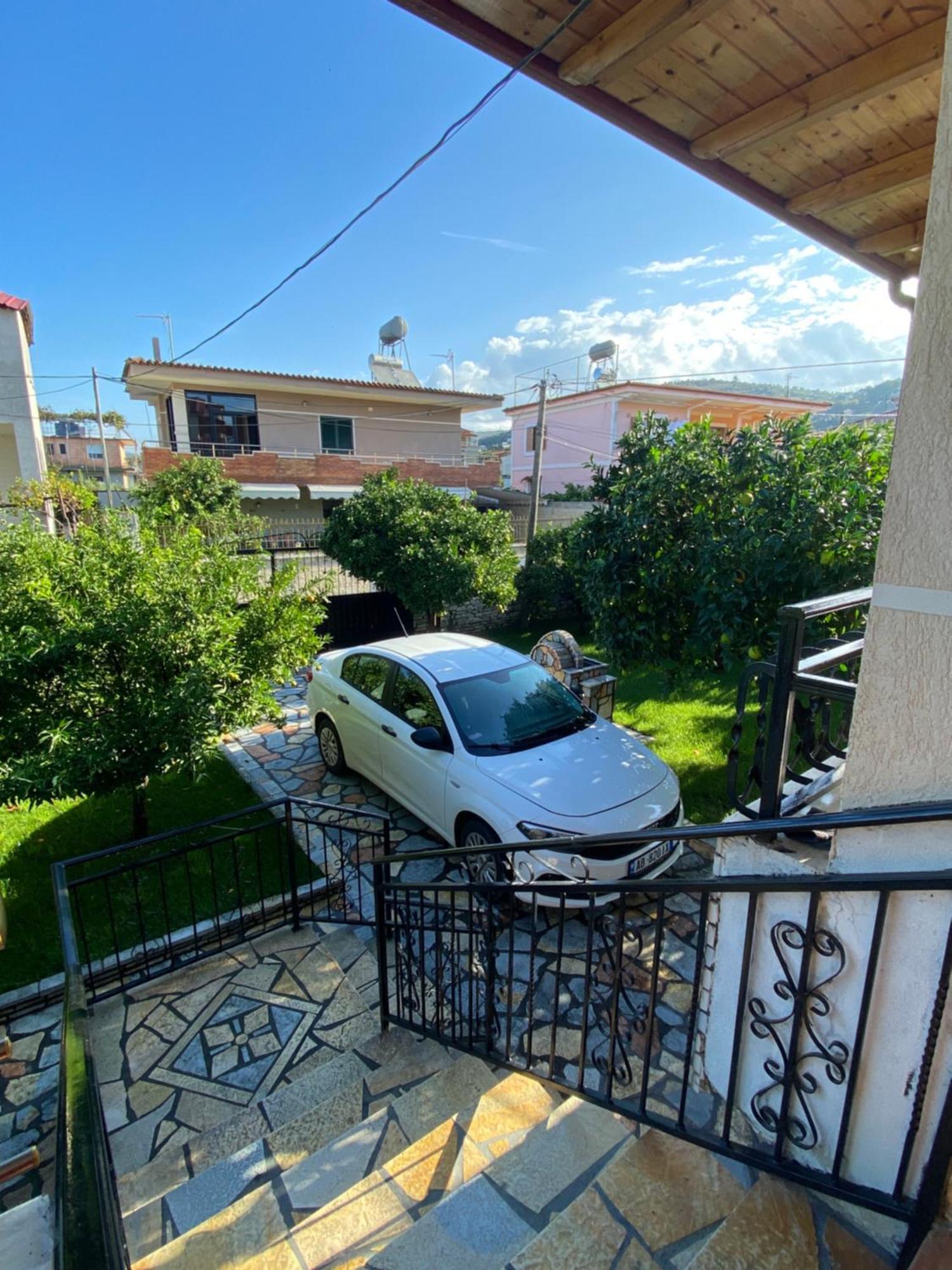 Villa Berat Buitenkant foto