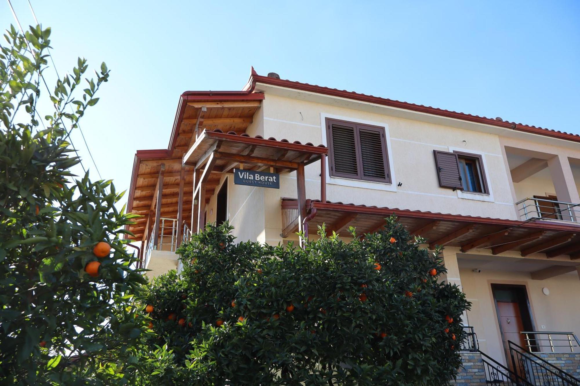 Villa Berat Buitenkant foto