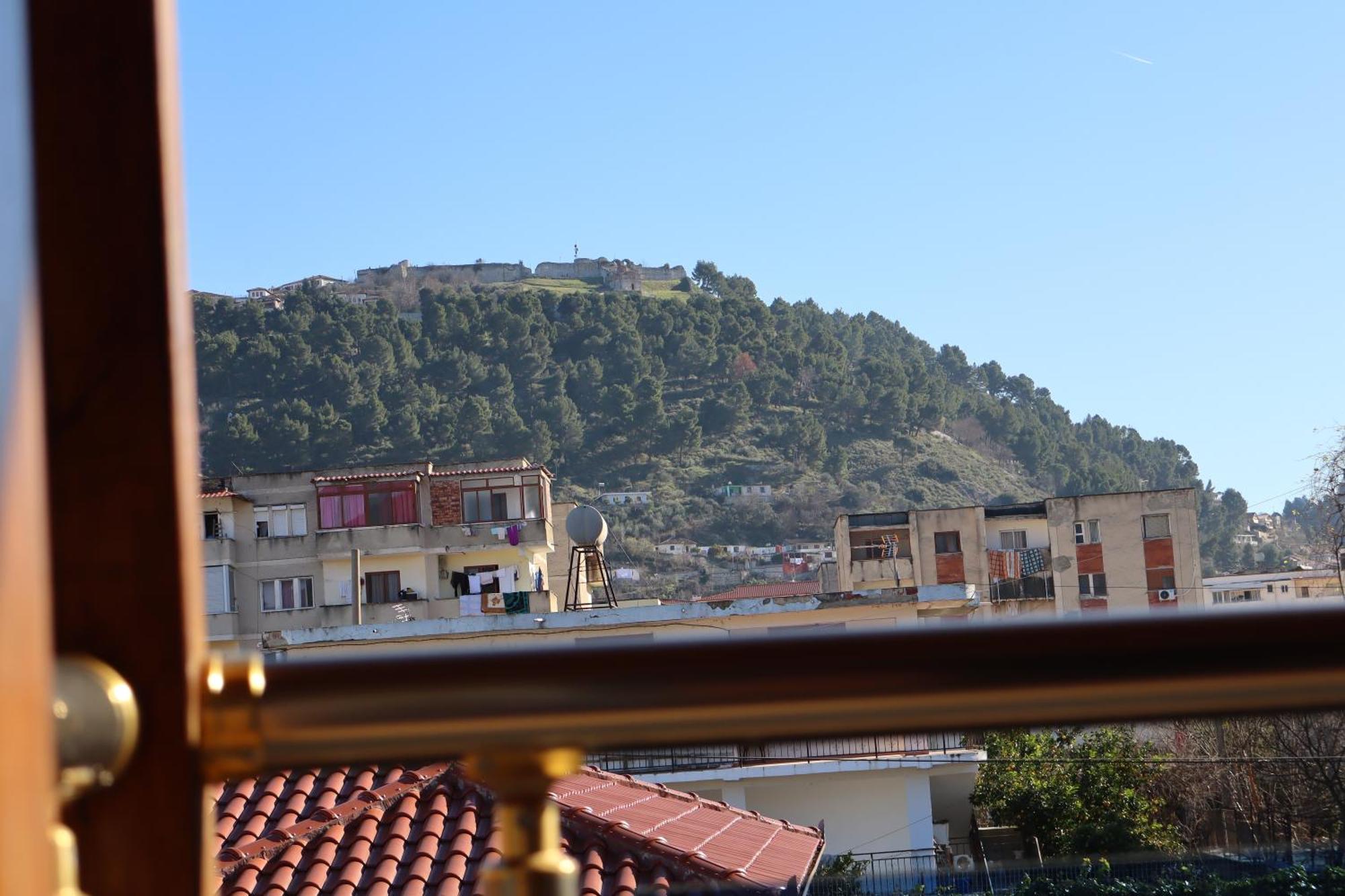 Villa Berat Buitenkant foto